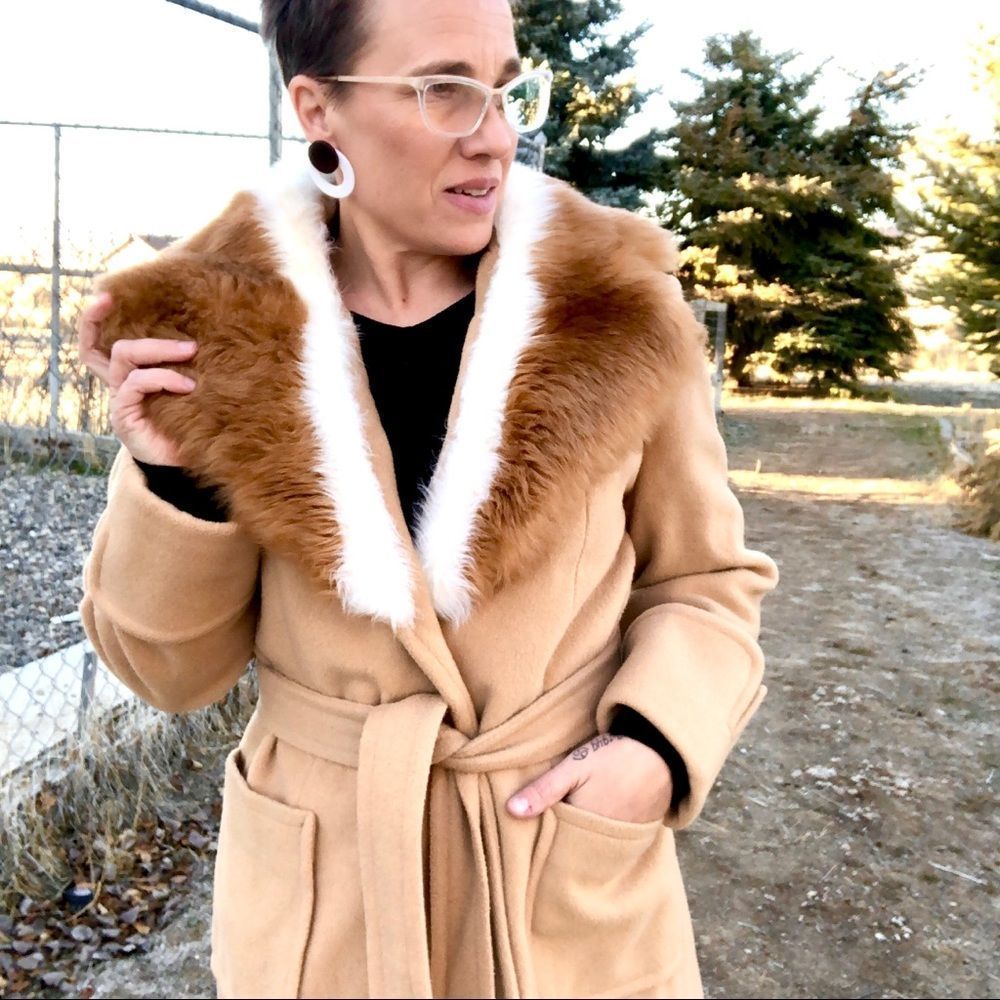 Stunning Vintage Ladies Coat Jackie Kennedy Style Faux Fox Fur Penny Lane - Picture 4 of 15